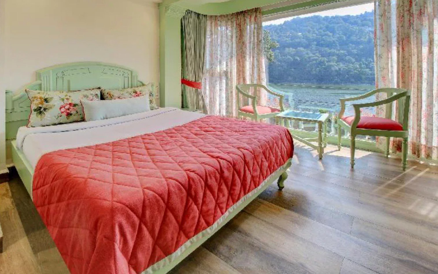 Lakeside Inn